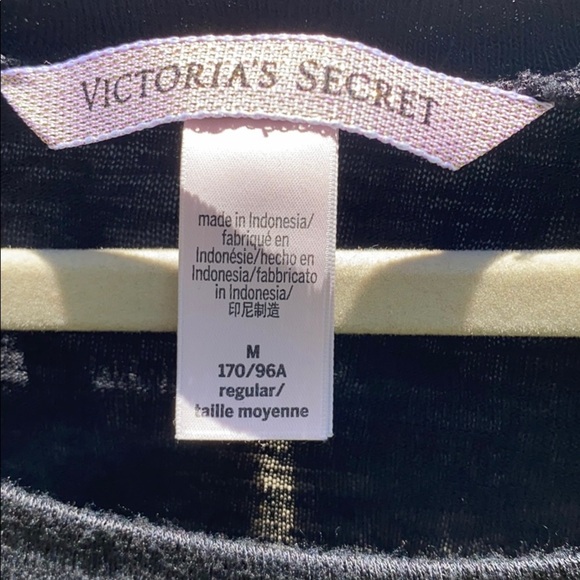 Victoria Secret Long Sleeve Shirt - Picture 4 of 6